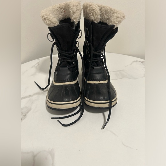 Sorel Boots! - Picture 2 of 5
